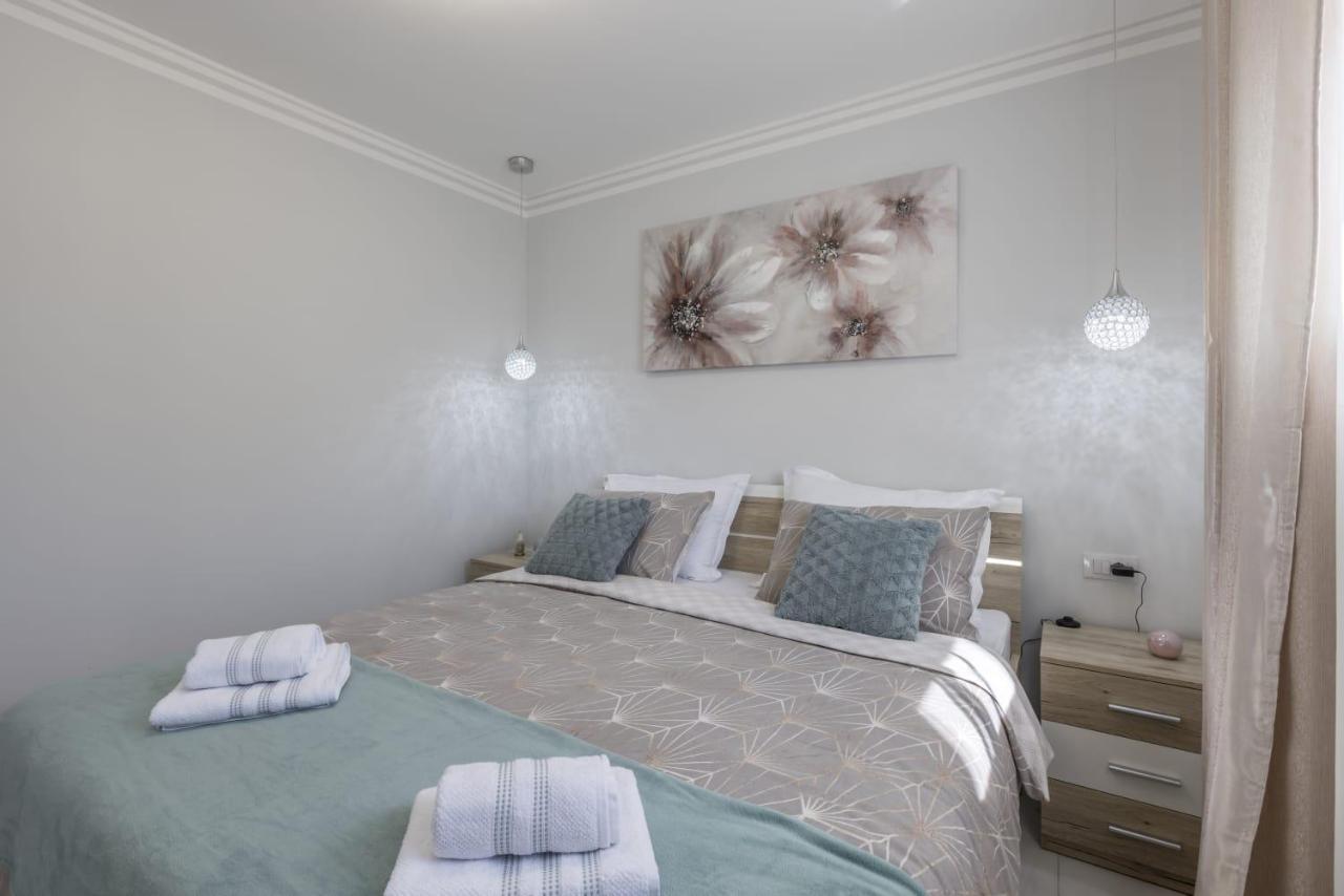 Royal Rose Gold Apartment Vodice Bagian luar foto
